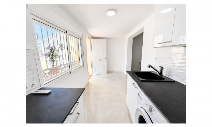 Re-Sale - Bungalow - Torrevieja - La Siesta