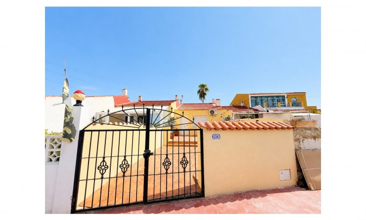 Re-Sale - Bungalow - Torrevieja - La Siesta