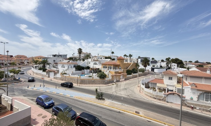 Re-Sale - Apartment - Orihuela Costa - Villamartin