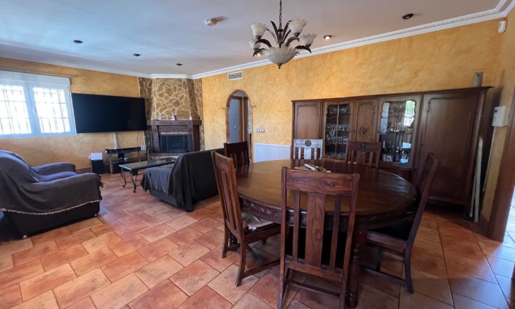 Re-Sale - Detached Villa - La Marina - La Escuera