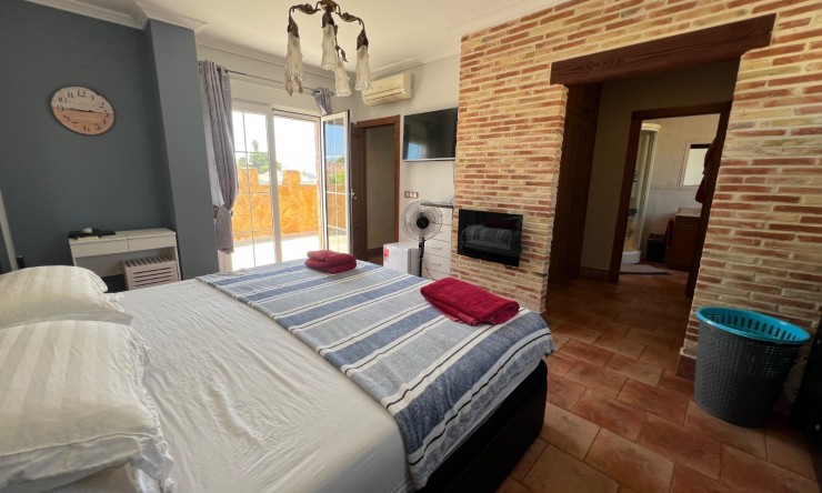 Re-Sale - Detached Villa - La Marina - La Escuera