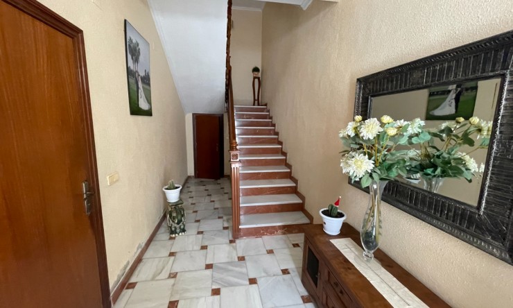 Videresalg - Frittliggende Villa - San Miguel de Salinas - pueblo