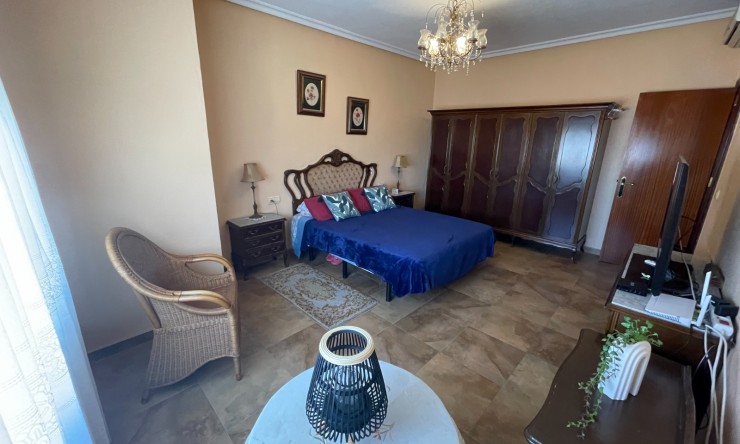 Videresalg - Frittliggende Villa - San Miguel de Salinas - pueblo