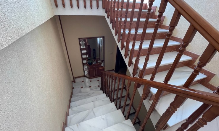 Videresalg - Frittliggende Villa - San Miguel de Salinas - pueblo