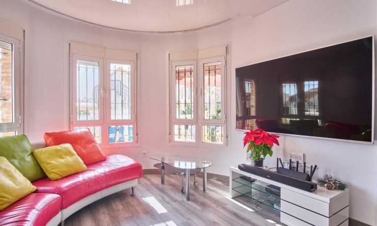Videresalg - Frittliggende Villa - Los Montesinos - La Herrada