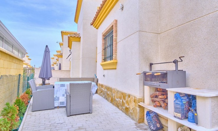 Videresalg - Frittliggende Villa - Los Montesinos - La Herrada