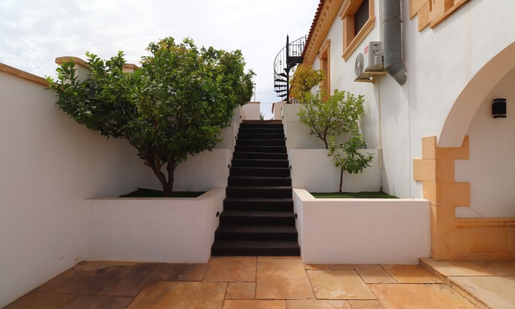 Videresalg - Frittliggende Villa - Algorfa - Lomas de La Juliana