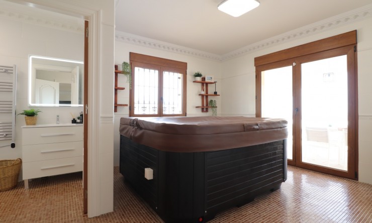 Videresalg - Frittliggende Villa - Algorfa - Lomas de La Juliana