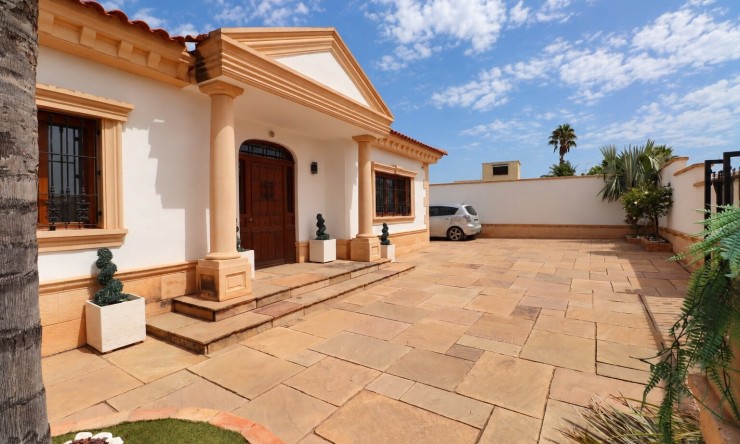 Videresalg - Frittliggende Villa - Algorfa - Lomas de La Juliana