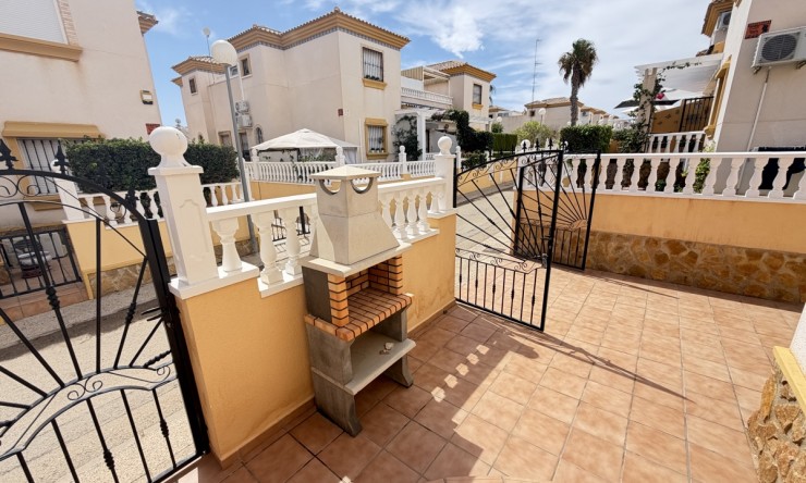 Videresalg - Firemannsvilla - Orihuela Costa - Villamartin