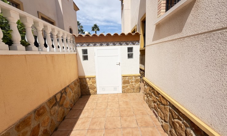 Videresalg - Firemannsvilla - Orihuela Costa - Villamartin