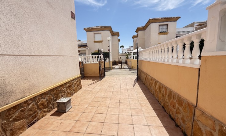 Videresalg - Firemannsvilla - Orihuela Costa - Villamartin