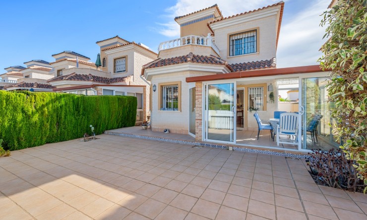 Videresalg - Frittliggende Villa - Guardamar del Segura - El Raso