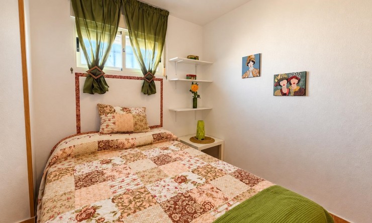 Reventa - Apartamento - Torrevieja - Aguas Nuevas