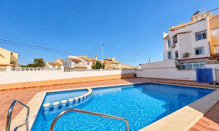 Reventa - Apartamento - Torrevieja - Aguas Nuevas