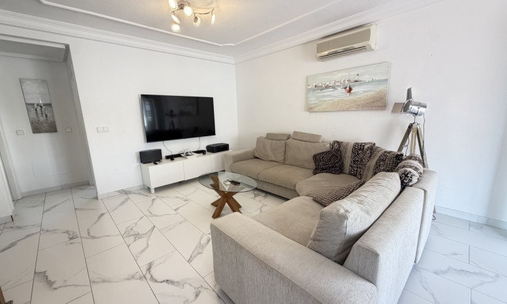 Videresalg - Frittliggende Villa - Orihuela Costa - Villamartin