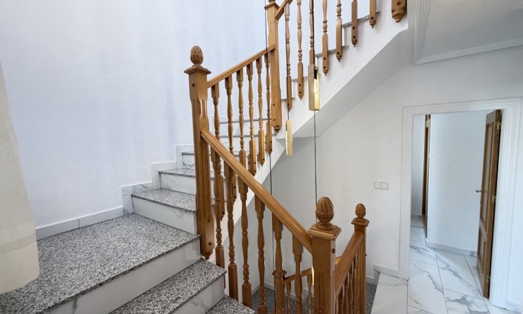 Videresalg - Frittliggende Villa - Orihuela Costa - Villamartin
