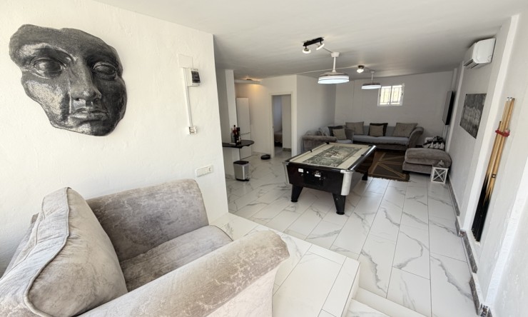 Videresalg - Frittliggende Villa - Orihuela Costa - Villamartin
