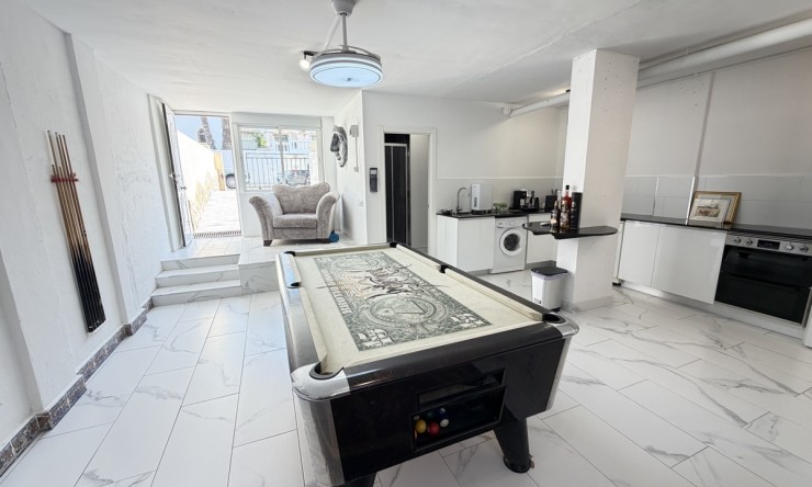 Videresalg - Frittliggende Villa - Orihuela Costa - Villamartin