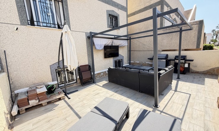 Videresalg - Frittliggende Villa - Orihuela Costa - Villamartin
