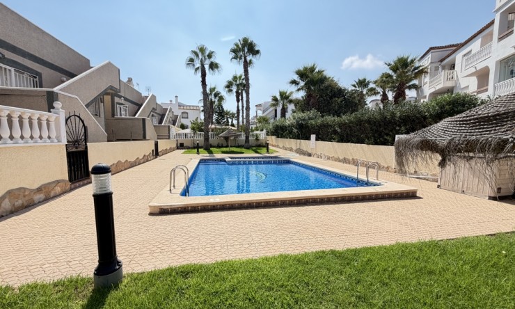Videresalg - Frittliggende Villa - Orihuela Costa - Villamartin