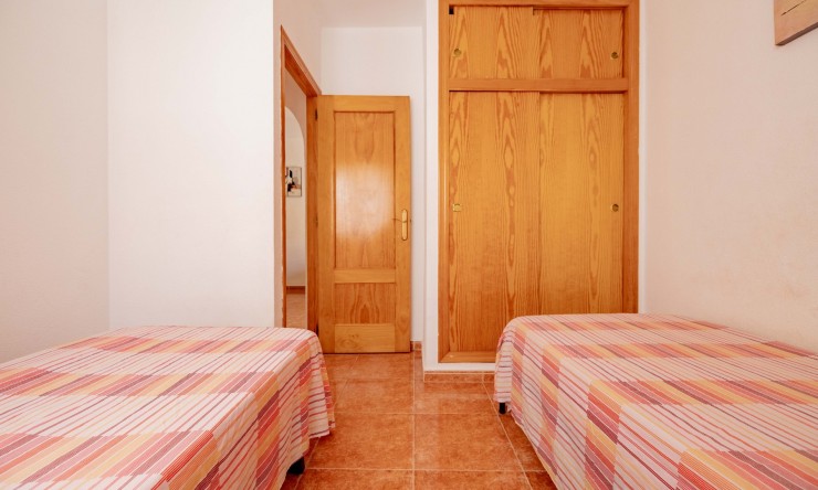 Re-Sale - Apartment - Torrevieja - Playa Los Locos