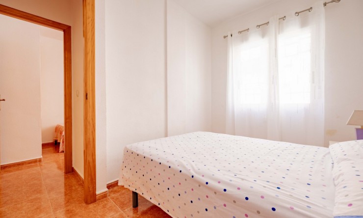 Re-Sale - Apartment - Torrevieja - Playa Los Locos