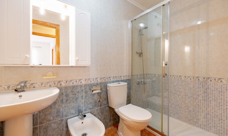 Re-Sale - Apartment - Torrevieja - Playa Los Locos