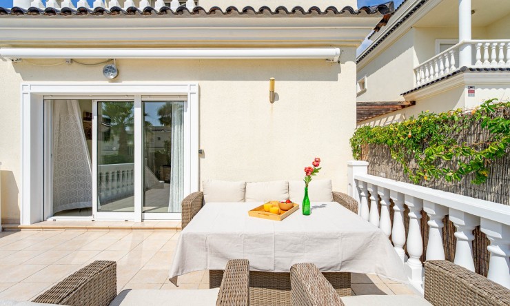 Videresalg - Frittliggende Villa - El Campello - Urb Els Banyets
