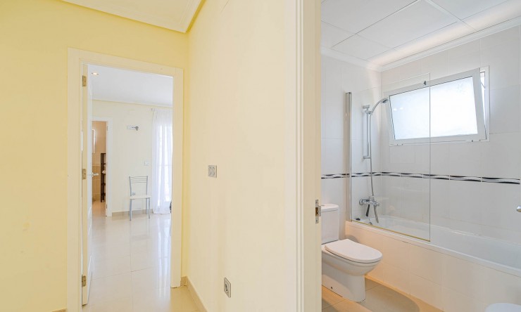 Videresalg - Frittliggende Villa - El Campello - Urb Els Banyets