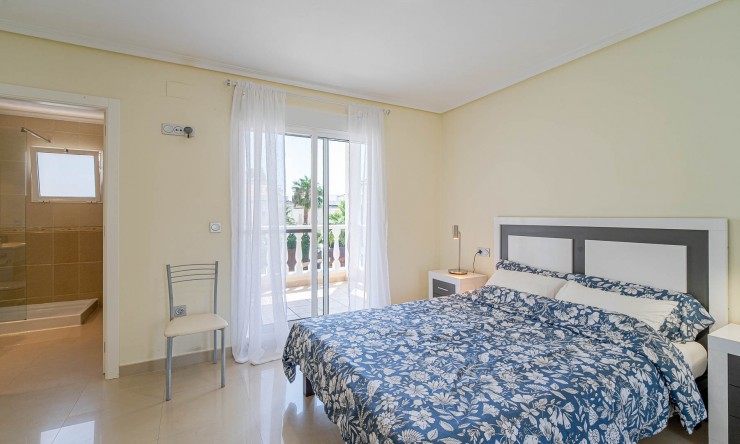 Videresalg - Frittliggende Villa - El Campello - Urb Els Banyets