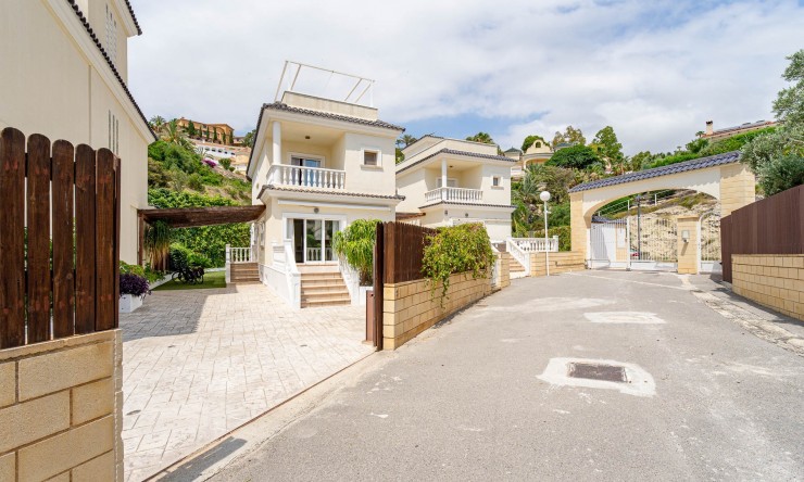 Videresalg - Frittliggende Villa - El Campello - Urb Els Banyets