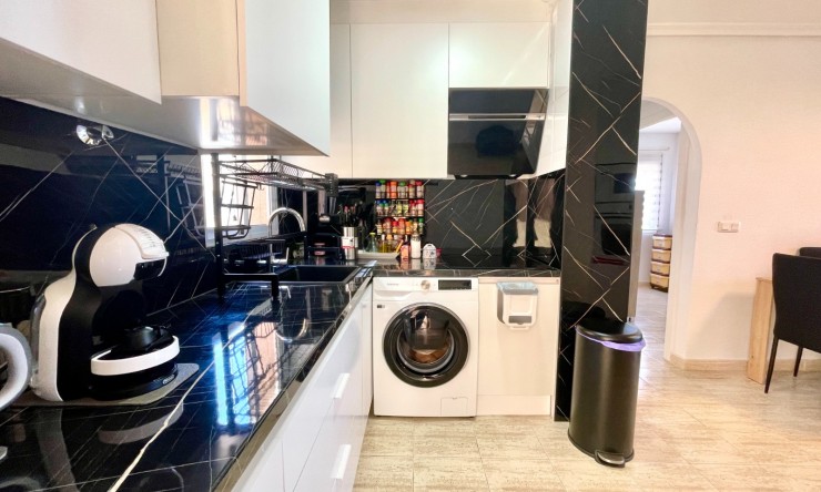 Re-Sale - Apartment - Torrevieja - San Luis