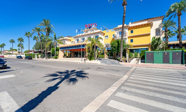 Wederverkoop - Vrijstaande Villa - Ciudad Quesada - Doña Pepa