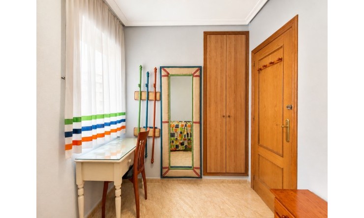 Re-Sale - Apartment - Torrevieja - Playa Del Cura