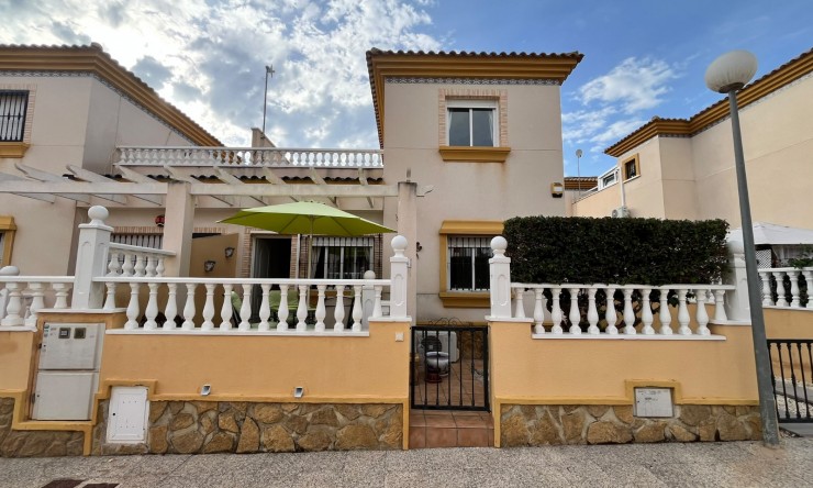Videresalg - Firemannsvilla - Orihuela Costa - Villamartin