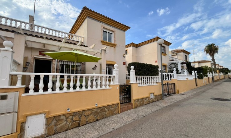 Videresalg - Firemannsvilla - Orihuela Costa - Villamartin