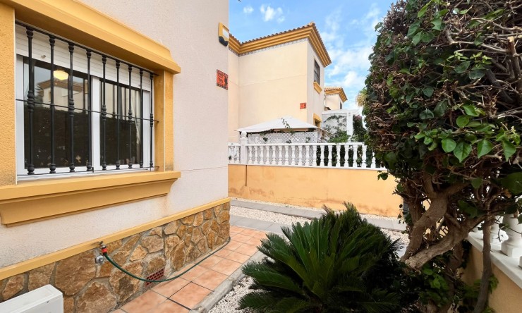 Videresalg - Firemannsvilla - Orihuela Costa - Villamartin
