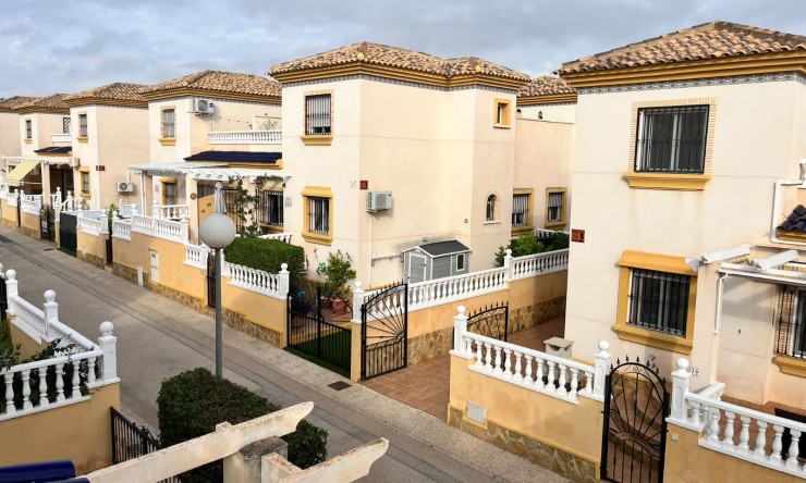 Videresalg - Firemannsvilla - Orihuela Costa - Villamartin