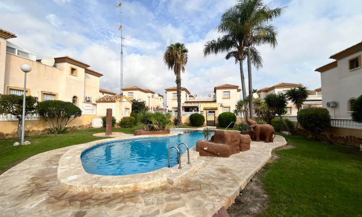 Videresalg - Firemannsvilla - Orihuela Costa - Villamartin