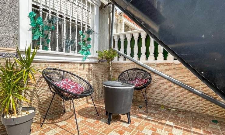 Re-Sale - Bungalow - Torrevieja - La Siesta - El Salado -  Torreta