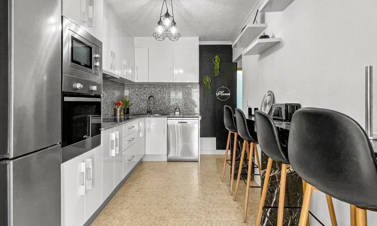 Re-Sale - Bungalow - Torrevieja - La Siesta - El Salado -  Torreta
