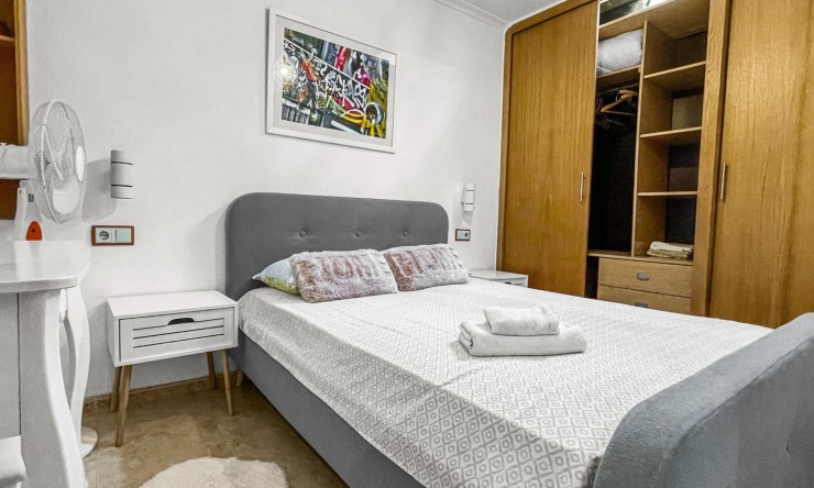 Re-Sale - Bungalow - Torrevieja - La Siesta - El Salado -  Torreta