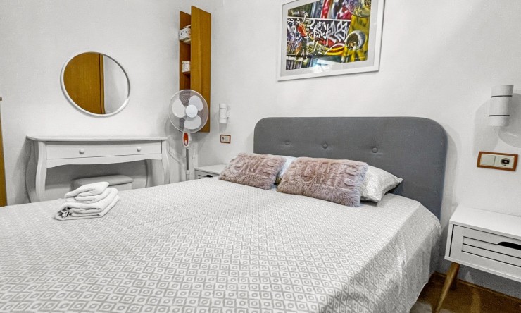Re-Sale - Bungalow - Torrevieja - La Siesta - El Salado -  Torreta