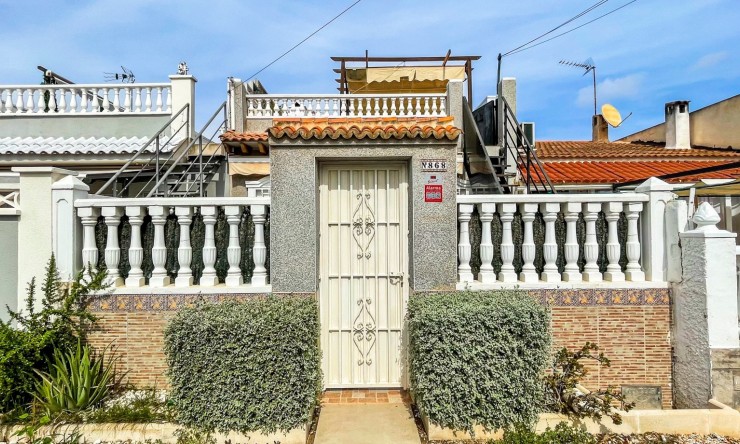 Re-Sale - Bungalow - Torrevieja - La Siesta - El Salado -  Torreta
