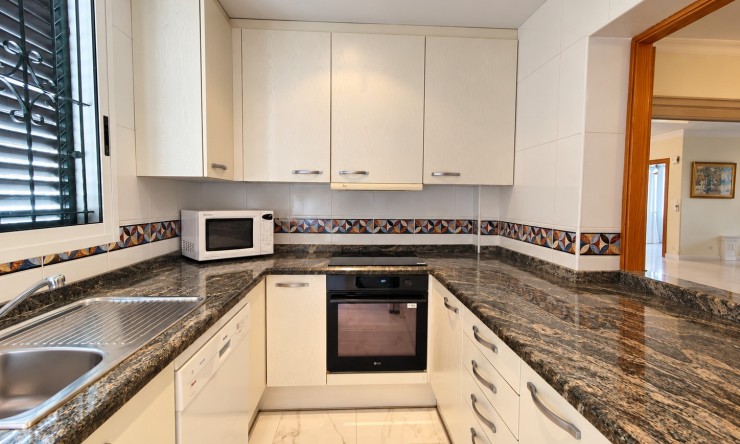 Re-Sale - Townhouse - Torrevieja - Torrevieja - Centre