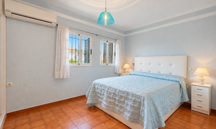 Re-Sale - Townhouse - Torrevieja - Torrevieja - Centre