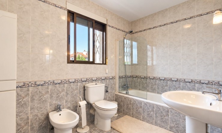 Re-Sale - Townhouse - Torrevieja - Torrevieja - Centre