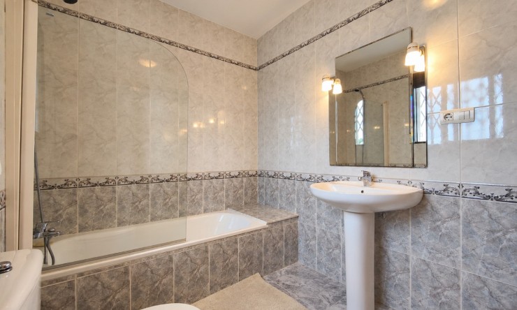 Re-Sale - Townhouse - Torrevieja - Torrevieja - Centre
