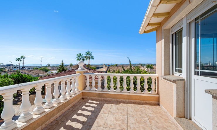 Videresalg - Frittliggende Villa - Ciudad Quesada - Ciudad Quesada - Byen